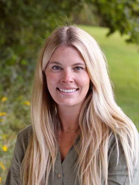 Photo of Amanda Feller 
