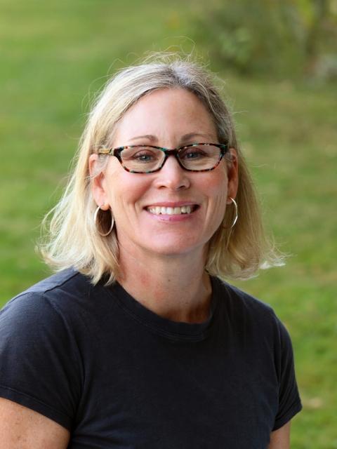 Photo of Stephanie Jones 
