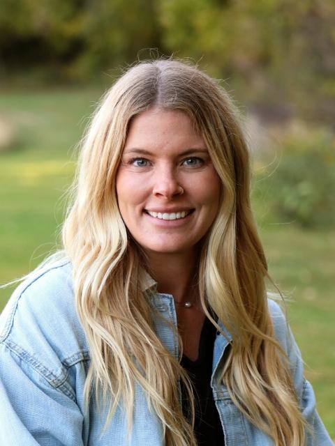 Photo of Amanda Feller 